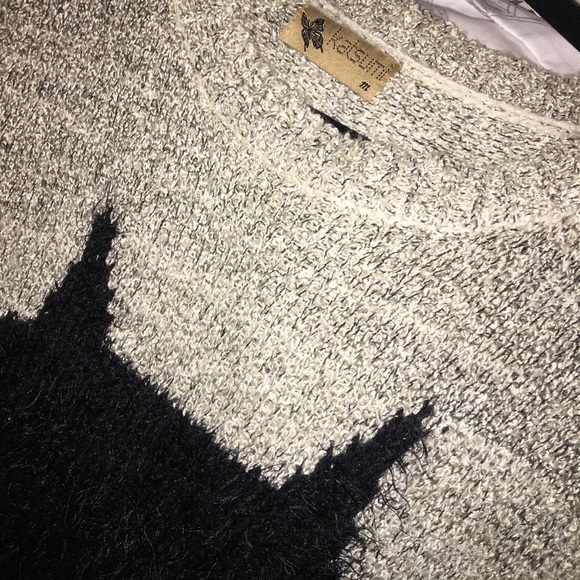 Very cute beige and black cat sweater! - Picture 3 of 6